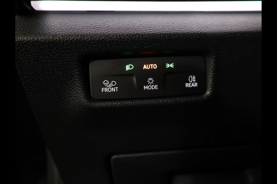 Volkswagen Tiguan 1.5 eTSI Life Edition 130 pk Automaat (DSG) | Navigatie | Elektr. trekhaak | Parkeersensoren (Park assist) | Achteruitrijcamera | Stoelverwarming |