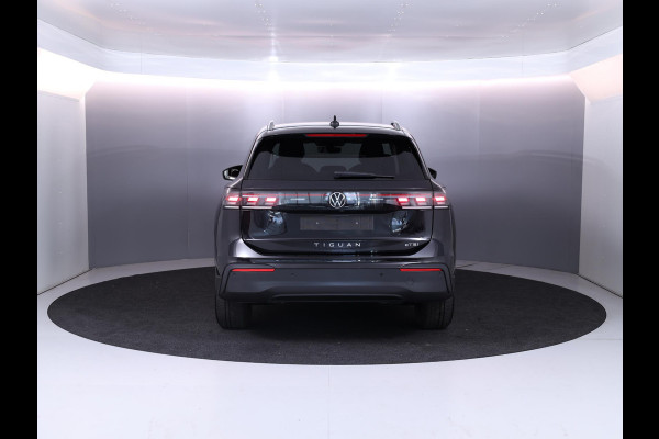 Volkswagen Tiguan 1.5 eTSI Life Edition 130 pk Automaat (DSG) | Navigatie | Elektr. trekhaak | Parkeersensoren (Park assist) | Achteruitrijcamera | Stoelverwarming |