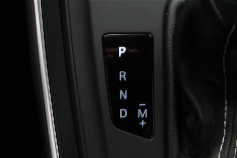 Renault Scénic 1.3 TCe Limited Automaat Trekhaak Adaptive-cruise Panorama-dak Navigatie Leder Climate-control Cruise