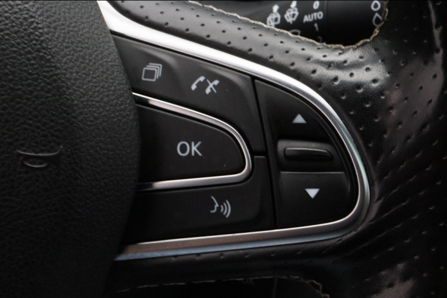 Renault Scénic 1.3 TCe Limited Automaat Trekhaak Adaptive-cruise Panorama-dak Navigatie Leder Climate-control Cruise