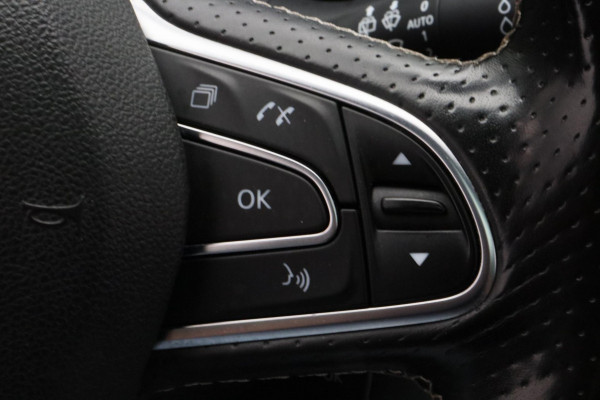 Renault Scénic 1.3 TCe Limited Automaat Trekhaak Adaptive-cruise Panorama-dak Navigatie Leder Climate-control Cruise