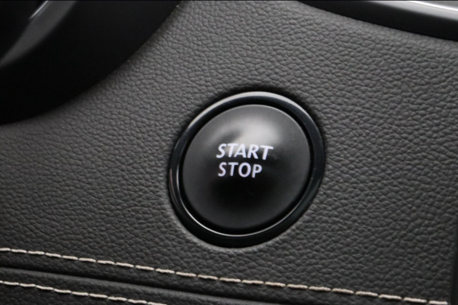 Renault Scénic 1.3 TCe Limited Automaat Trekhaak Adaptive-cruise Panorama-dak Navigatie Leder Climate-control Cruise