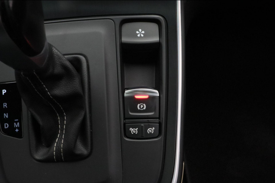 Renault Scénic 1.3 TCe Limited Automaat Trekhaak Adaptive-cruise Panorama-dak Navigatie Leder Climate-control Cruise