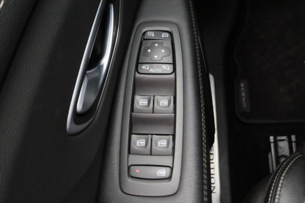 Renault Scénic 1.3 TCe Limited Automaat Trekhaak Adaptive-cruise Panorama-dak Navigatie Leder Climate-control Cruise