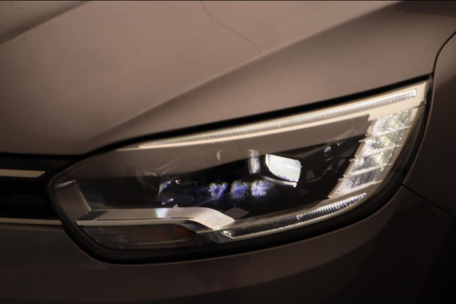 Renault Scénic 1.3 TCe Limited Automaat Trekhaak Adaptive-cruise Panorama-dak Navigatie Leder Climate-control Cruise