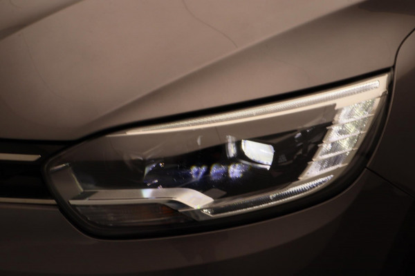 Renault Scénic 1.3 TCe Limited Automaat Trekhaak Adaptive-cruise Panorama-dak Navigatie Leder Climate-control Cruise