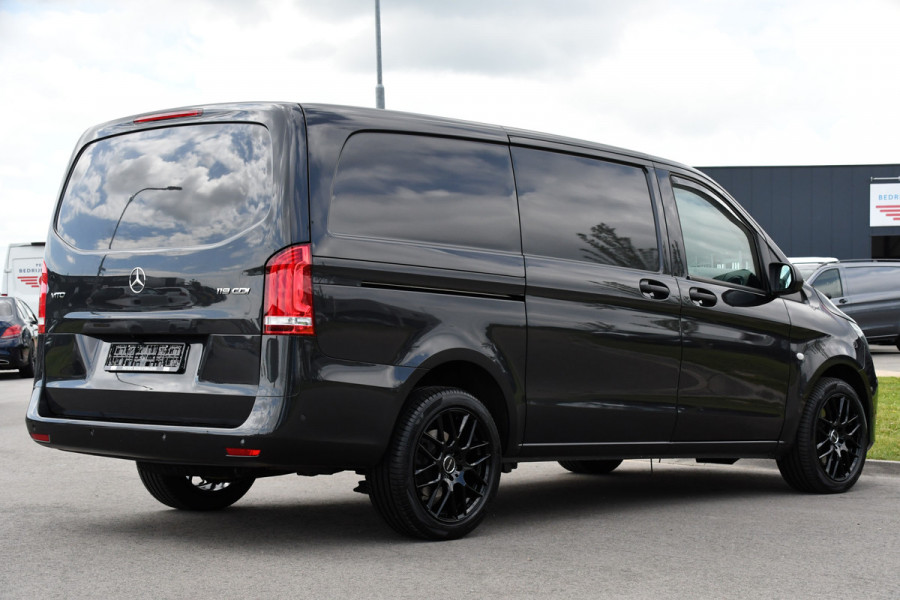 Mercedes-Benz Vito 119 CDI L2 AMG Edition Adaptieve Cruise, Camera, Carplay, 190pk, Automaat, LED, Clima, Stoelverwarming, Uniek!