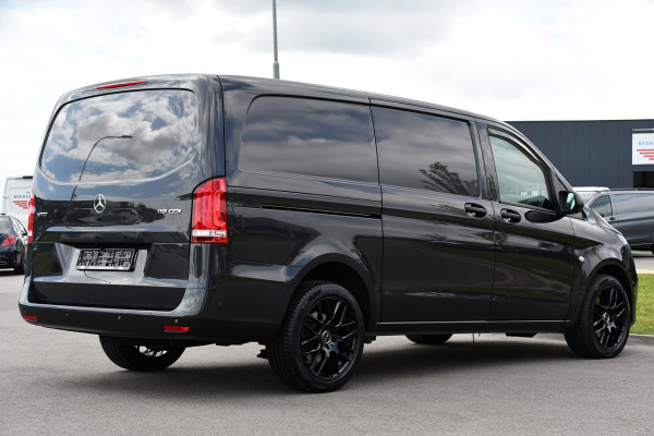 Mercedes-Benz Vito 119 CDI L2 AMG Edition Adaptieve Cruise, Camera, Carplay, 190pk, Automaat, LED, Clima, Stoelverwarming, Uniek!