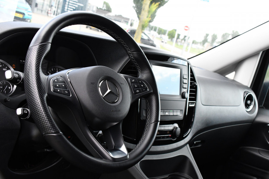Mercedes-Benz Vito 119 CDI L2 AMG Edition Adaptieve Cruise, Camera, Carplay, 190pk, Automaat, LED, Clima, Stoelverwarming, Uniek!
