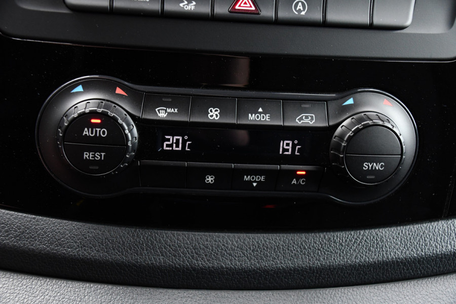 Mercedes-Benz Vito 119 CDI L2 AMG Edition Adaptieve Cruise, Camera, Carplay, 190pk, Automaat, LED, Clima, Stoelverwarming, Uniek!