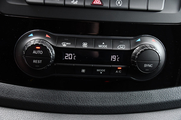 Mercedes-Benz Vito 119 CDI L2 AMG Edition Adaptieve Cruise, Camera, Carplay, 190pk, Automaat, LED, Clima, Stoelverwarming, Uniek!
