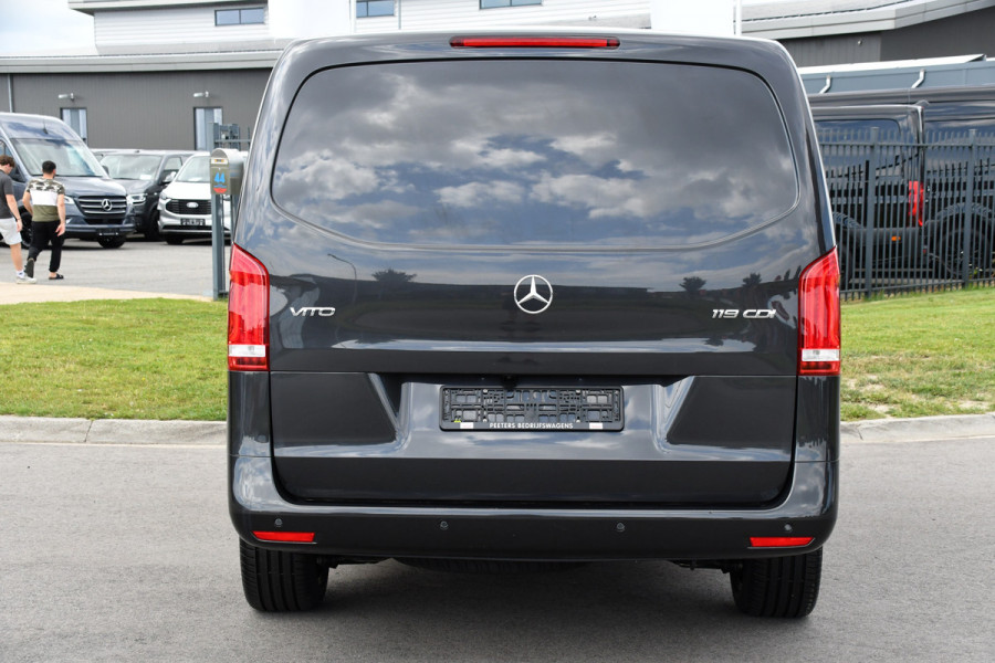 Mercedes-Benz Vito 119 CDI L2 AMG Edition Adaptieve Cruise, Camera, Carplay, 190pk, Automaat, LED, Clima, Stoelverwarming, Uniek!