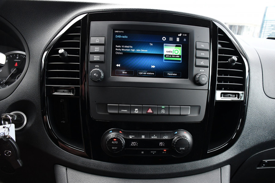 Mercedes-Benz Vito 119 CDI L2 AMG Edition Adaptieve Cruise, Camera, Carplay, 190pk, Automaat, LED, Clima, Stoelverwarming, Uniek!
