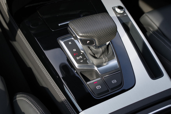 Audi Q5 55 TFSI e Quattro Competition 367 PK PHEV, Luchtvering, Panoramadak, RS-Leder, Elek. Trekhaak