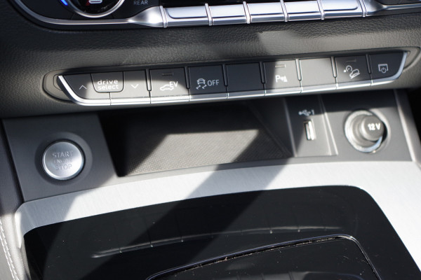 Audi Q5 55 TFSI e Quattro Competition 367 PK PHEV, Luchtvering, Panoramadak, RS-Leder, Elek. Trekhaak