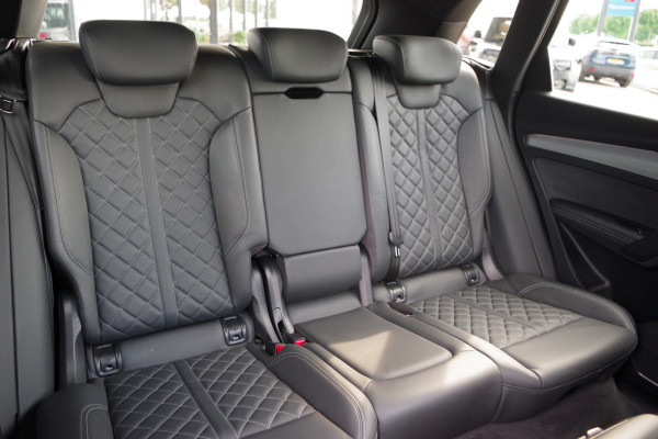 Audi Q5 55 TFSI e Quattro Competition 367 PK PHEV, Luchtvering, Panoramadak, RS-Leder, Elek. Trekhaak