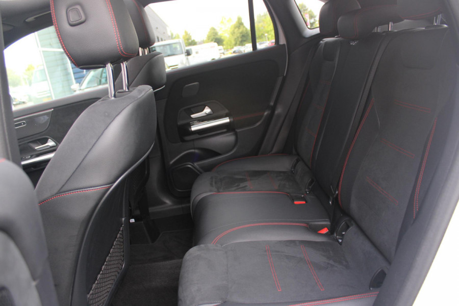 Mercedes-Benz GLA 250 e 218PK AUTOMAAT BUSINESS SOLUTION | PANORAMISCH SCHUIF/KANTEL DAK | ELEKTRISCHE ACHTER KLEP | MULTIBEAM LED MATRIX KOPLAMPEN | STOEL VERWARMING | KEYLESS ENTRY/START | NAVIGATIE | DAB+ RADIO | APPLE CARPLAY /ANDROID AUTO | ADAPTIVE CRUISE CONTROL | SFEER VERLICHTING | 19" LICHTMETALEN VELGEN | PARKEERSENSOREN VOOR EN ACHTER |