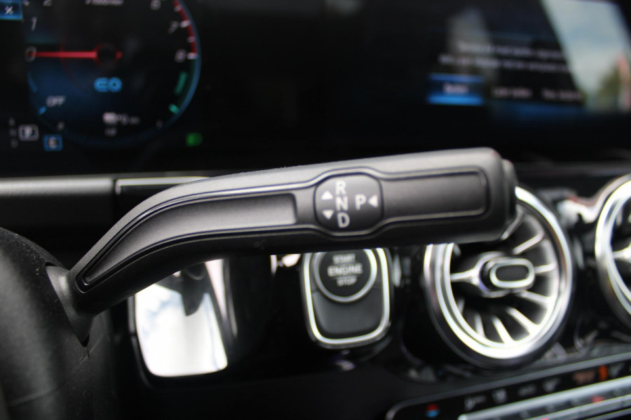 Mercedes-Benz GLA 250 e 218PK AUTOMAAT BUSINESS SOLUTION | PANORAMISCH SCHUIF/KANTEL DAK | ELEKTRISCHE ACHTER KLEP | MULTIBEAM LED MATRIX KOPLAMPEN | STOEL VERWARMING | KEYLESS ENTRY/START | NAVIGATIE | DAB+ RADIO | APPLE CARPLAY /ANDROID AUTO | ADAPTIVE CRUISE CONTROL | SFEER VERLICHTING | 19" LICHTMETALEN VELGEN | PARKEERSENSOREN VOOR EN ACHTER |