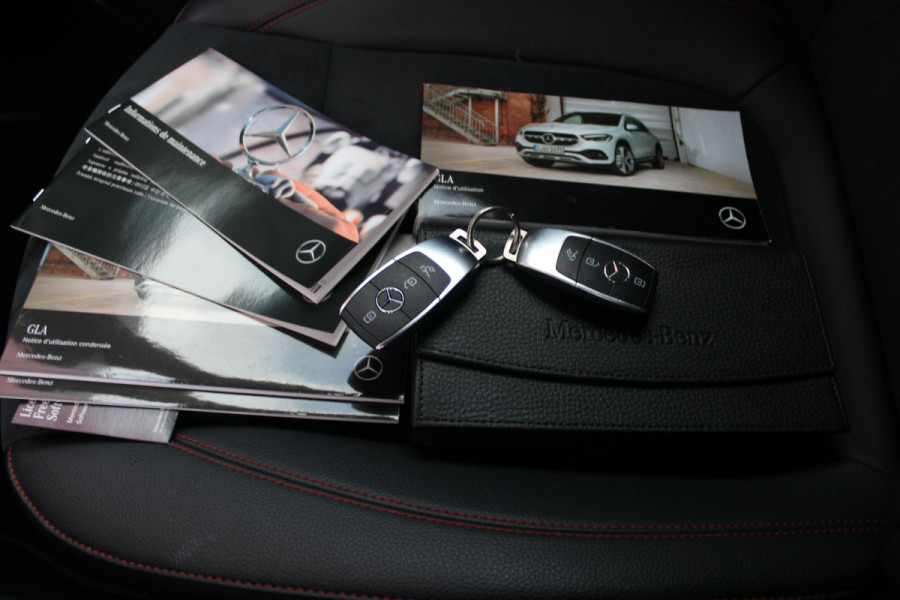 Mercedes-Benz GLA 250 e 218PK AUTOMAAT BUSINESS SOLUTION | PANORAMISCH SCHUIF/KANTEL DAK | ELEKTRISCHE ACHTER KLEP | MULTIBEAM LED MATRIX KOPLAMPEN | STOEL VERWARMING | KEYLESS ENTRY/START | NAVIGATIE | DAB+ RADIO | APPLE CARPLAY /ANDROID AUTO | ADAPTIVE CRUISE CONTROL | SFEER VERLICHTING | 19" LICHTMETALEN VELGEN | PARKEERSENSOREN VOOR EN ACHTER |