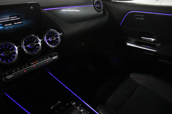 Mercedes-Benz GLA 250 e 218PK AUTOMAAT BUSINESS SOLUTION | PANORAMISCH SCHUIF/KANTEL DAK | ELEKTRISCHE ACHTER KLEP | MULTIBEAM LED MATRIX KOPLAMPEN | STOEL VERWARMING | KEYLESS ENTRY/START | NAVIGATIE | DAB+ RADIO | APPLE CARPLAY /ANDROID AUTO | ADAPTIVE CRUISE CONTROL | SFEER VERLICHTING | 19" LICHTMETALEN VELGEN | PARKEERSENSOREN VOOR EN ACHTER |
