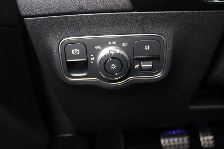 Mercedes-Benz GLA 250 e 218PK AUTOMAAT BUSINESS SOLUTION | PANORAMISCH SCHUIF/KANTEL DAK | ELEKTRISCHE ACHTER KLEP | MULTIBEAM LED MATRIX KOPLAMPEN | STOEL VERWARMING | KEYLESS ENTRY/START | NAVIGATIE | DAB+ RADIO | APPLE CARPLAY /ANDROID AUTO | ADAPTIVE CRUISE CONTROL | SFEER VERLICHTING | 19" LICHTMETALEN VELGEN | PARKEERSENSOREN VOOR EN ACHTER |