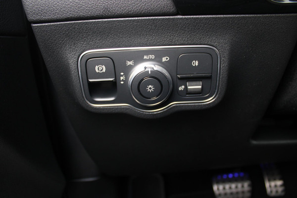 Mercedes-Benz GLA 250 e 218PK AUTOMAAT BUSINESS SOLUTION | PANORAMISCH SCHUIF/KANTEL DAK | ELEKTRISCHE ACHTER KLEP | MULTIBEAM LED MATRIX KOPLAMPEN | STOEL VERWARMING | KEYLESS ENTRY/START | NAVIGATIE | DAB+ RADIO | APPLE CARPLAY /ANDROID AUTO | ADAPTIVE CRUISE CONTROL | SFEER VERLICHTING | 19" LICHTMETALEN VELGEN | PARKEERSENSOREN VOOR EN ACHTER |
