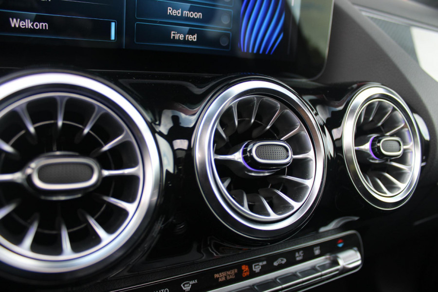 Mercedes-Benz GLA 250 e 218PK AUTOMAAT BUSINESS SOLUTION | PANORAMISCH SCHUIF/KANTEL DAK | ELEKTRISCHE ACHTER KLEP | MULTIBEAM LED MATRIX KOPLAMPEN | STOEL VERWARMING | KEYLESS ENTRY/START | NAVIGATIE | DAB+ RADIO | APPLE CARPLAY /ANDROID AUTO | ADAPTIVE CRUISE CONTROL | SFEER VERLICHTING | 19" LICHTMETALEN VELGEN | PARKEERSENSOREN VOOR EN ACHTER |