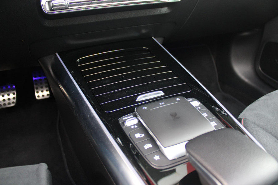 Mercedes-Benz GLA 250 e 218PK AUTOMAAT BUSINESS SOLUTION | PANORAMISCH SCHUIF/KANTEL DAK | ELEKTRISCHE ACHTER KLEP | MULTIBEAM LED MATRIX KOPLAMPEN | STOEL VERWARMING | KEYLESS ENTRY/START | NAVIGATIE | DAB+ RADIO | APPLE CARPLAY /ANDROID AUTO | ADAPTIVE CRUISE CONTROL | SFEER VERLICHTING | 19" LICHTMETALEN VELGEN | PARKEERSENSOREN VOOR EN ACHTER |