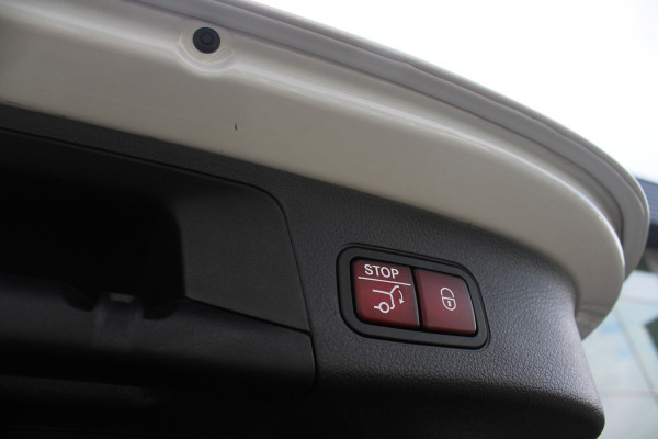 Mercedes-Benz GLA 250 e 218PK AUTOMAAT BUSINESS SOLUTION | PANORAMISCH SCHUIF/KANTEL DAK | ELEKTRISCHE ACHTER KLEP | MULTIBEAM LED MATRIX KOPLAMPEN | STOEL VERWARMING | KEYLESS ENTRY/START | NAVIGATIE | DAB+ RADIO | APPLE CARPLAY /ANDROID AUTO | ADAPTIVE CRUISE CONTROL | SFEER VERLICHTING | 19" LICHTMETALEN VELGEN | PARKEERSENSOREN VOOR EN ACHTER |