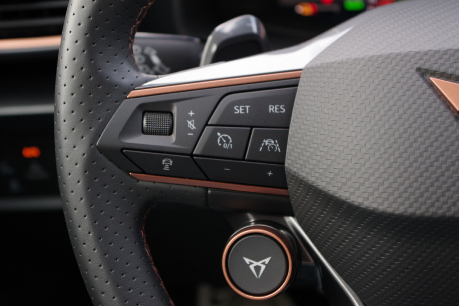 CUPRA Formentor 1.4 e-Hybrid VZ Copper Edition 245 PK, Camera, Carplay, Suur-Startknop