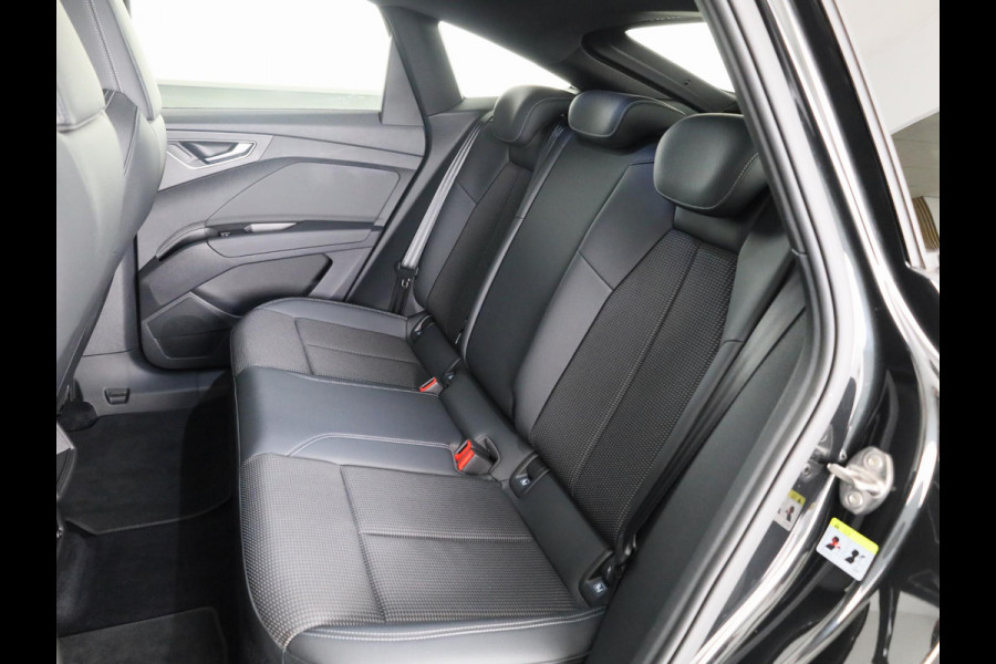 Audi Q4 Sportback e-tron 40 S edition 77 kWh 204pk | Navigatie | Stoelverwarming | Dynamic pakket | 20 inch lichtmetalen velgen | Optiek pakket zwart