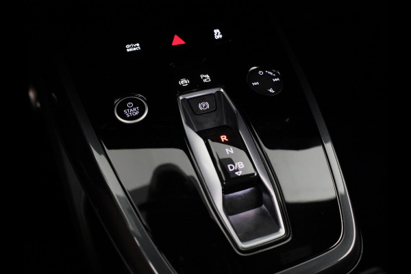 Audi Q4 Sportback e-tron 40 S edition 77 kWh 204pk | Navigatie | Stoelverwarming | Dynamic pakket | 20 inch lichtmetalen velgen | Optiek pakket zwart
