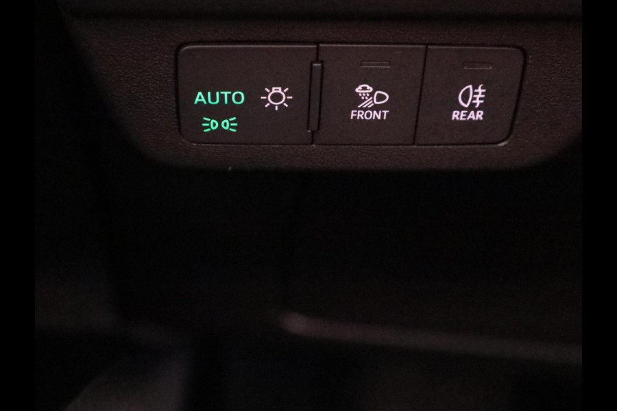 Audi Q4 Sportback e-tron 40 S edition 77 kWh 204pk | Navigatie | Stoelverwarming | Dynamic pakket | 20 inch lichtmetalen velgen | Optiek pakket zwart