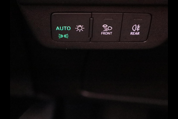 Audi Q4 Sportback e-tron 40 S edition 77 kWh 204pk | Navigatie | Stoelverwarming | Dynamic pakket | 20 inch lichtmetalen velgen | Optiek pakket zwart