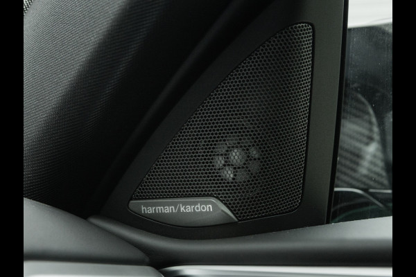 BMW 4 Serie Coupé M4 CS - Individual ''Frozen Isle of Man Green'' - Carbon Brakes