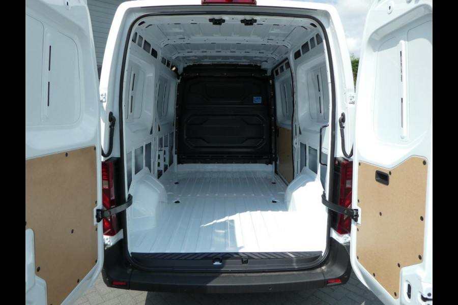Renault Master T35 2.0 dCi 150 L2H2 airco camera navigatie