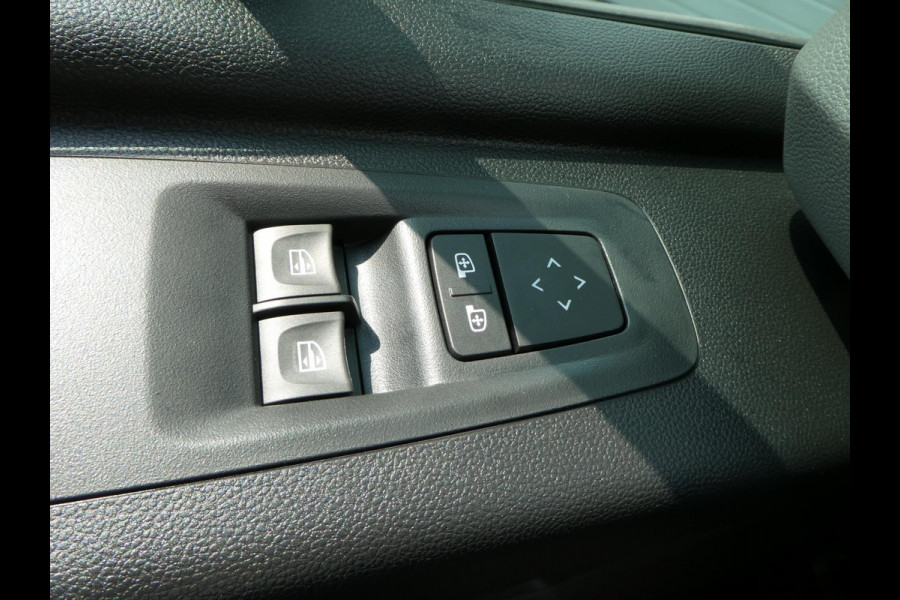 Renault Master T35 2.0 dCi 150 L2H2 airco camera navigatie