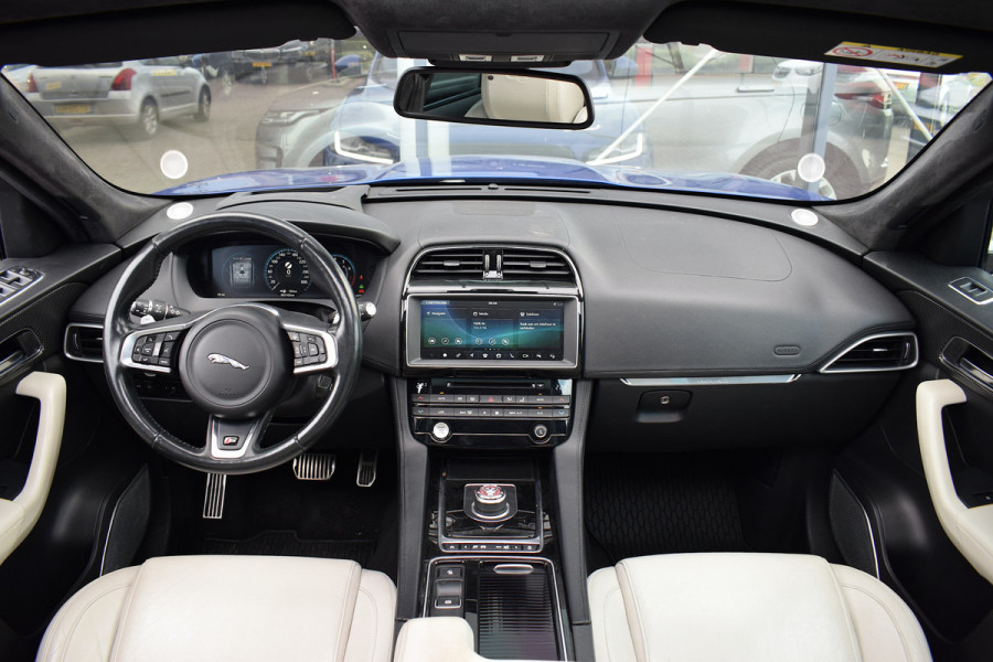 Jaguar F-Pace 3.0 S First Edition AWD | 381 pk | Meridian | Pano | HUD | Apple CarPlay