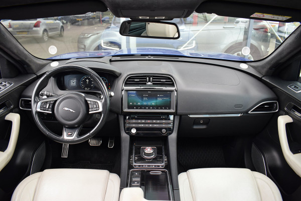 Jaguar F-Pace 3.0 S First Edition AWD | 381 pk | Meridian | Pano | HUD | Apple CarPlay