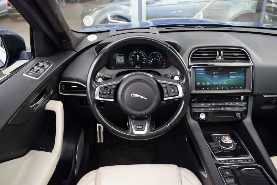 Jaguar F-Pace 3.0 S First Edition AWD | 381 pk | Meridian | Pano | HUD | Apple CarPlay