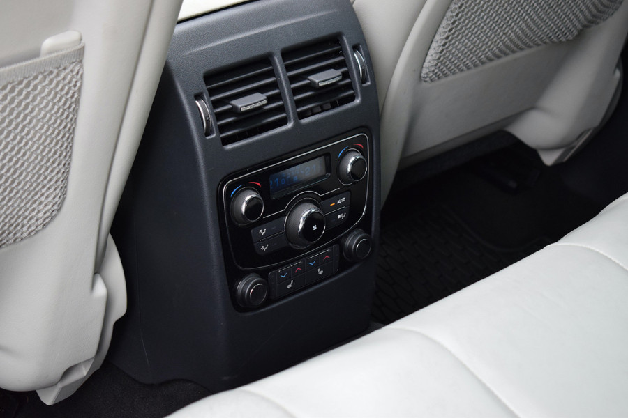 Jaguar F-Pace 3.0 S First Edition AWD | 381 pk | Meridian | Pano | HUD | Apple CarPlay