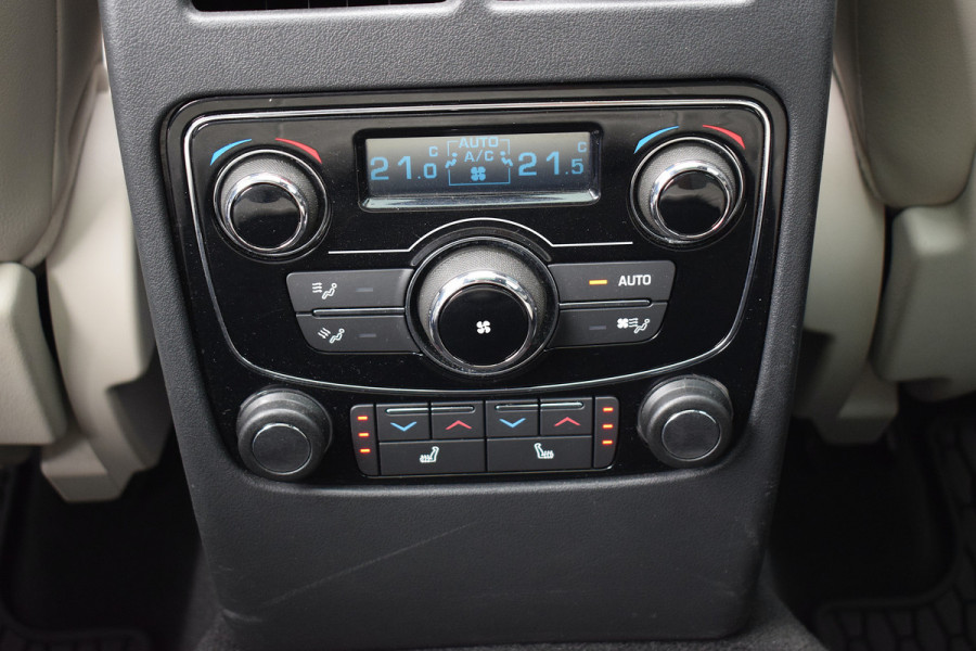 Jaguar F-Pace 3.0 S First Edition AWD | 381 pk | Meridian | Pano | HUD | Apple CarPlay