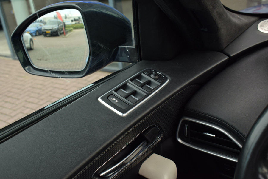 Jaguar F-Pace 3.0 S First Edition AWD | 381 pk | Meridian | Pano | HUD | Apple CarPlay