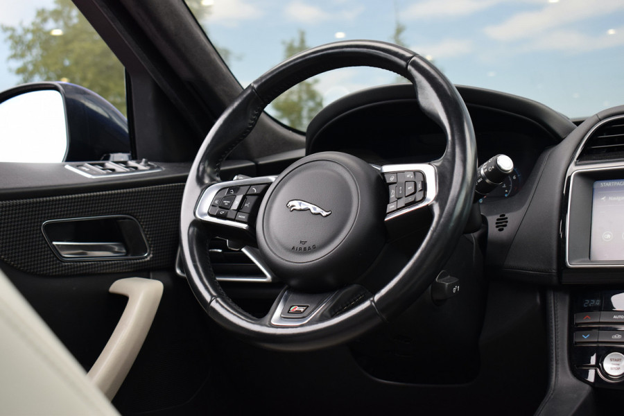 Jaguar F-Pace 3.0 S First Edition AWD | 381 pk | Meridian | Pano | HUD | Apple CarPlay