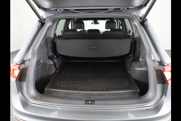 Volkswagen Tiguan Allspace 1.5 TSI Highline Business R 7p. 150PK | Automaat (DSG) | Panoramadak | Wegklapbare trekhaak | Camera | Keyless entry | Digitaal dashboard