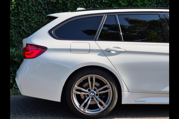 BMW 3 Serie Touring 320i Edition M Sport Shadow Executive Apple CarPlay Dig. Teller Navi GR LED Sfeerverlichting