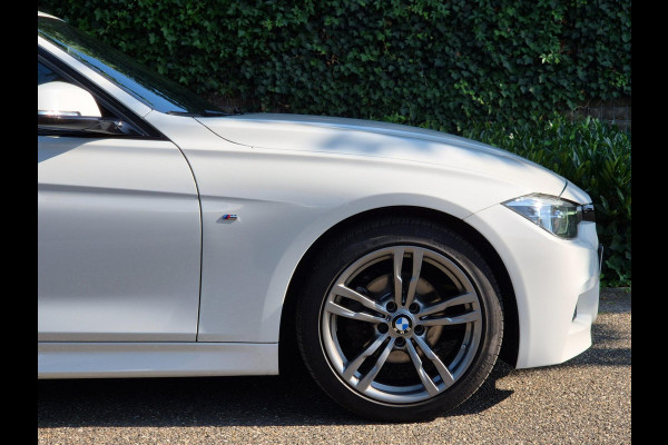 BMW 3 Serie Touring 320i Edition M Sport Shadow Executive Apple CarPlay Dig. Teller Navi GR LED Sfeerverlichting
