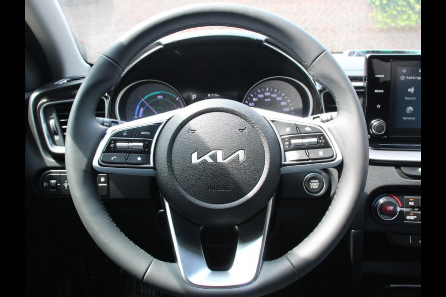 Kia Ceed Sportswagon 1.6 GDI PHEV DynamicLine | Navigatie | Camera | Climate Control | Cruise control adaptive | Lane assist | Lichtmetalen Velgen | Stoelverwarming
