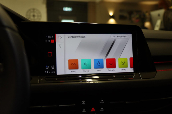 Volkswagen Golf GTE 1.4 245PK BLACK STYLE /PANO/HUD/IQ/LEER/CARPLAY/BOMVOL