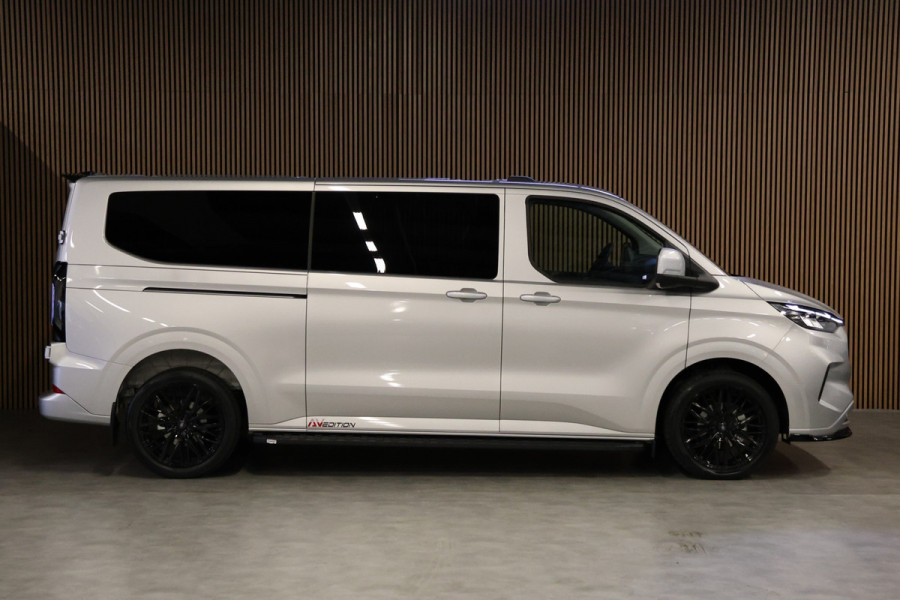 Ford Transit Custom 320 2.0 TDCI 150 PK L2H1 DC LIMITED | L+R Schuifdeur | Dubbel Cabine | Camera | CarPlay | Lane Assist | PDC V+A | Glaslook panel Raptor Edition | NL Auto | 5-Zitter | Verlengde fabrieksgarantie tot 12-2029